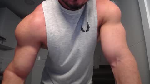 Snapshot of vecinito_ctb chatting on February 20, 10:37 am Toni Martins online show from February 20, 10:37 am
