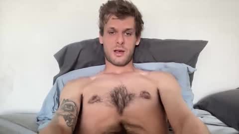 Joeyyy online show from April 30, 6:37 pm