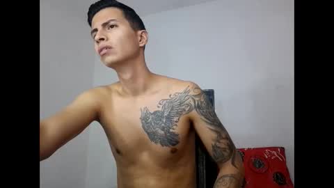 Snapshot of velk_hot1 chatting on March 6, 1:35 pm velk_hot1 online show from March 6, 1:35 pm