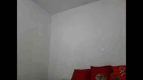 Snapshot of velk_hot1 chatting on February 19, 4:44 pm velk_hot1 online show from February 19, 4:44 pm
