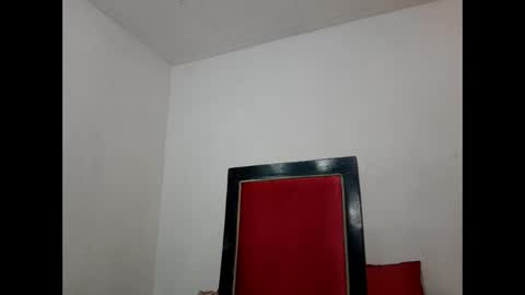 Snapshot of velk_hot1 chatting on February 25, 5:36 pm velk_hot1 online show from February 25, 5:36 pm