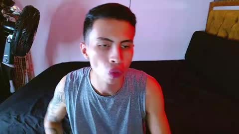 velk_hot1 online show from April 25, 2:47 pm