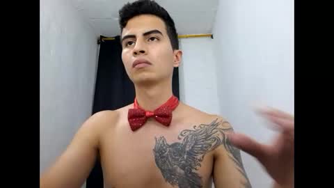 Snapshot of velk_hot1 chatting on January 21, 12:15 am velk_hot1 online show from January 21, 12:15 am