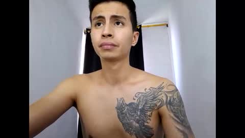 Snapshot of velk_hot1 chatting on January 16, 7:52 pm velk_hot1 online show from January 16, 7:52 pm