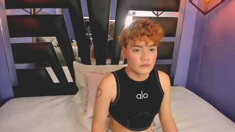 Veluni  online show from April 25, 4:04 am