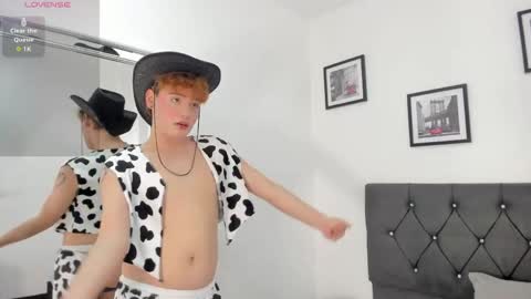 Veluni  online show from April 28, 3:28 pm