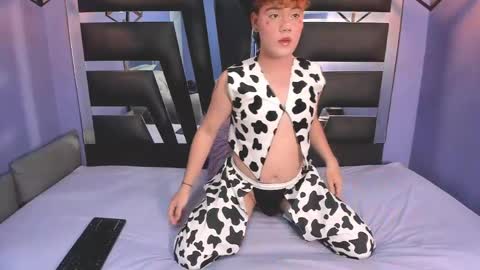 Veluni  online show from April 15, 8:53 pm