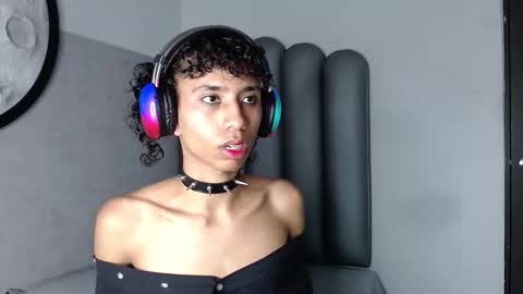 Snapshot of venuss_03 chatting on September 28, 3:37 am venuss_03 online show from September 28, 3:37 am