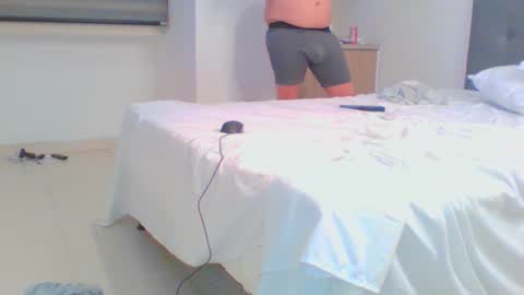Snapshot of vergagolosa22 chatting on February 10, 5:25 am vergagolosa22 online show from February 10, 5:25 am