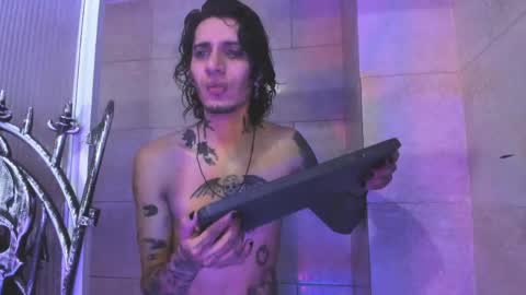 vergil_noir online show from May 10, 5:42 am