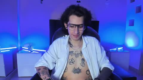 vergil_noir online show from April 25, 5:32 am