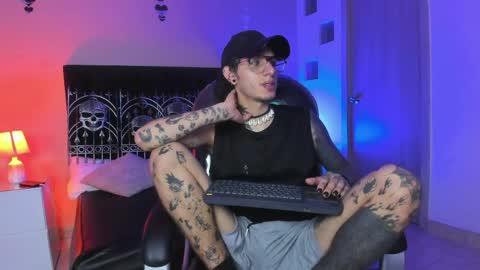 vergil_noir online show from May 3, 5:10 am