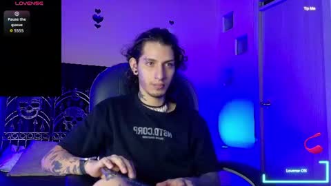 vergil_noir online show from June 12, 3:38 am
