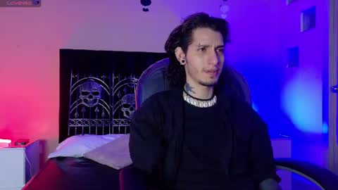vergil_noir online show from June 14, 4:47 am