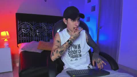 vergil_noir online show from April 26, 4:21 am