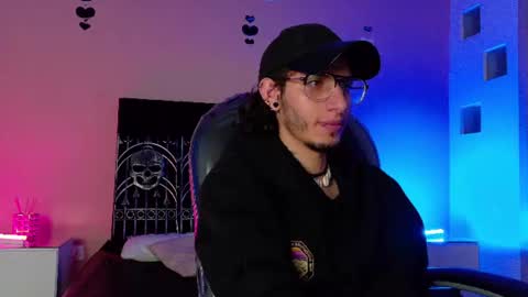 vergil_noir online show from June 30, 4:02 am