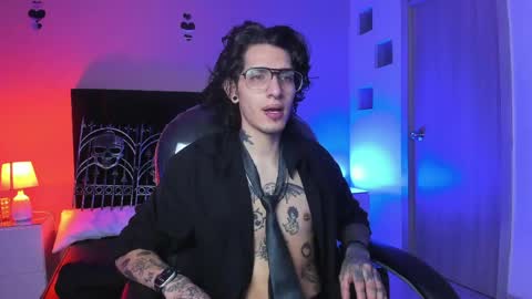vergil_noir online show from May 1, 4:49 am