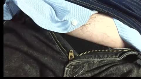 Erik online show from April 27, 3:52 pm