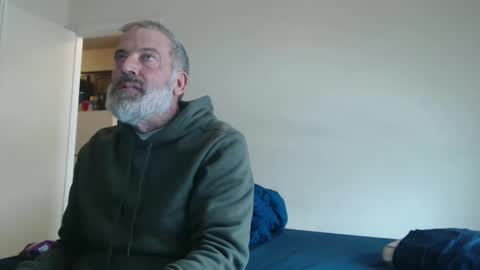 Snapshot of veryveryhairmanindenver chatting on February 15, 9:49 pm hairy man online show from February 15, 9:49 pm