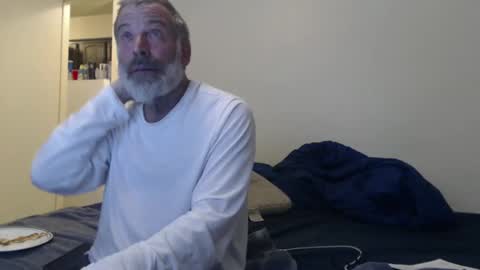 Snapshot of veryveryhairmanindenver chatting on February 15, 12:49 am hairy man online show from February 15, 12:49 am