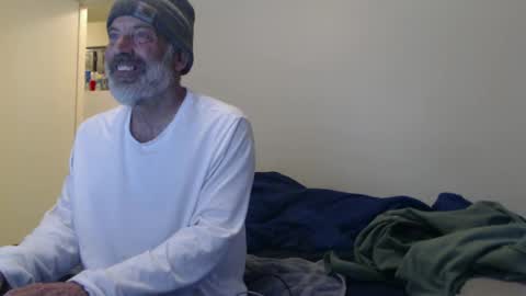 Snapshot of veryveryhairmanindenver chatting on February 14, 12:51 am hairy man online show from February 14, 12:51 am