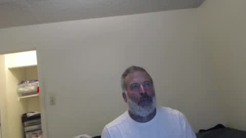 Snapshot of veryveryhairmanindenver chatting on December 5, 12:52 am hairy man online show from December 5, 12:52 am