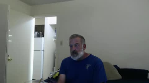 Snapshot of veryveryhairmanindenver chatting on September 15, 12:24 am hairy man online show from September 15, 12:24 am