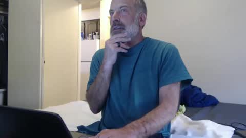 Snapshot of veryveryhairmanindenver chatting on March 3, 12:45 am hairy man online show from March 3, 12:45 am
