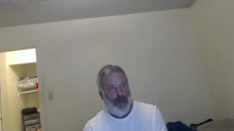 Snapshot of veryveryhairmanindenver chatting on December 13, 12:53 am hairy man online show from December 13, 12:53 am