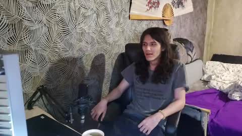Snapshot of vialeras chatting on December 16, 3:40 am vialeras online show from December 16, 3:40 am