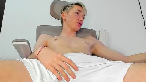 vibemygirl online show from October 14, 12:12 pm