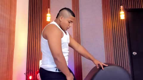 victor_flame_ online show from December 20, 12:34 pm