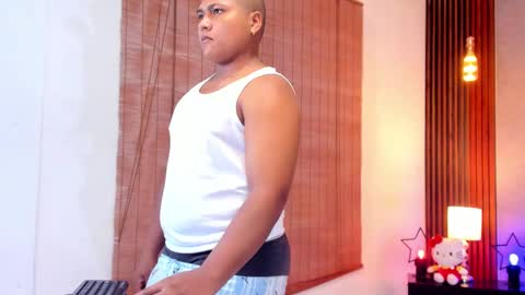 victor_flame_ online show from December 19, 12:24 pm