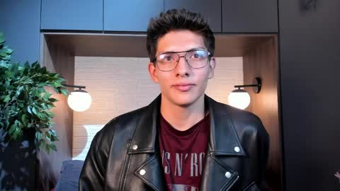 Victor Oliveira online show from April 8, 8:06 pm