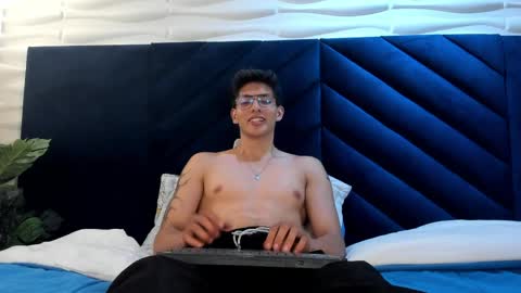 Victor Oliveira online show from March 31, 9:27 pm