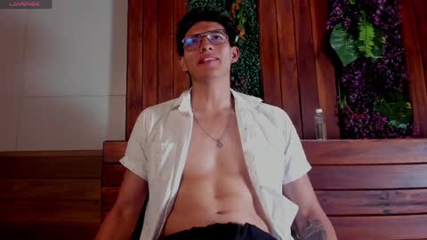 Victor Oliveira online show from April 1, 8:06 pm