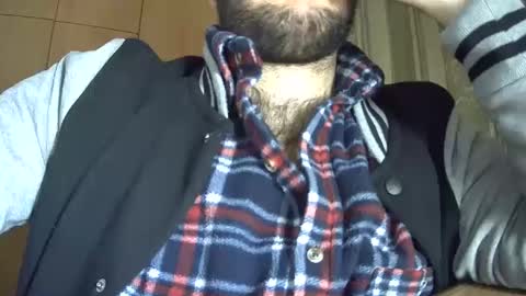 Snapshot of victorhume chatting on December 9, 12:01 am VictorHume online show from December 9, 12:01 am