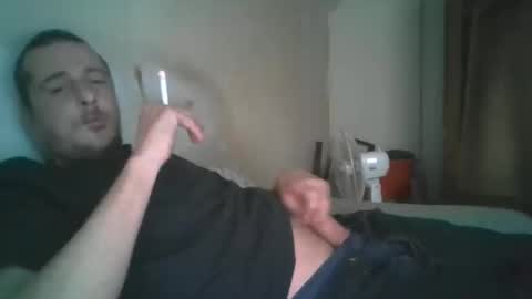Snapshot of vids1977 chatting on December 27, 10:05 pm vids1977 online show from December 27, 10:05 pm