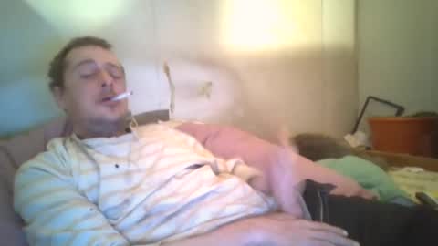 Snapshot of vids1977 chatting on February 3, 12:03 pm vids1977 online show from February 3, 12:03 pm