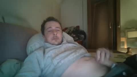 Snapshot of vids1977 chatting on March 2, 2:51 am vids1977 online show from March 2, 2:51 am