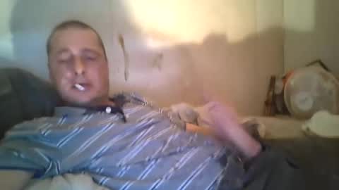 Snapshot of vids1977 chatting on December 7, 8:11 am vids1977 online show from December 7, 8:11 am