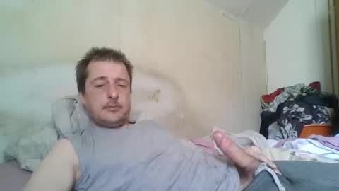 Snapshot of vids1977 chatting on February 26, 6:21 pm vids1977 online show from February 26, 6:21 pm