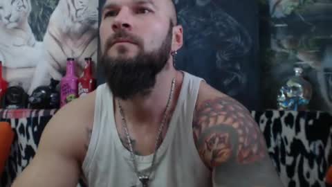 Snapshot of viking_me chatting on January 4, 7:34 am viking online show from January 4, 7:34 am