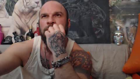 Snapshot of viking_me chatting on February 27, 8:42 pm viking online show from February 27, 8:42 pm