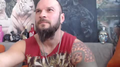 Snapshot of viking_me chatting on February 9, 11:47 am viking online show from February 9, 11:47 am