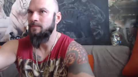 Snapshot of viking_me chatting on January 23, 7:11 am viking online show from January 23, 7:11 am