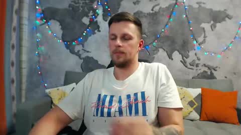 Snapshot of vikingchrisss chatting on December 20, 10:22 pm vikingchrisss online show from December 20, 10:22 pm