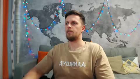 Snapshot of vikingchrisss chatting on December 29, 9:28 am vikingchrisss online show from December 29, 9:28 am