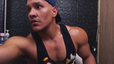 Snapshot of viktorherrera chatting on October 27, 4:31 pm Viktor Herrera online show from October 27, 4:31 pm