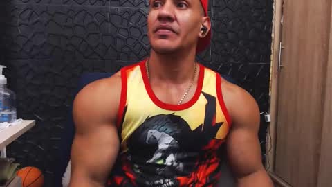 Snapshot of viktorherrera chatting on October 23, 6:33 pm Viktor Herrera online show from October 23, 6:33 pm